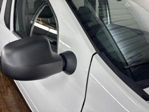 Nissan NP200 1.6i safety pack (aircon) - Image 24