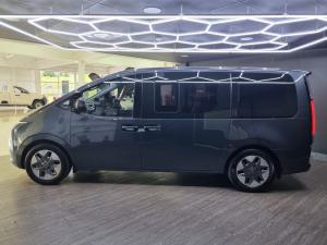 Hyundai Staria 2.2D Elite - Image 4
