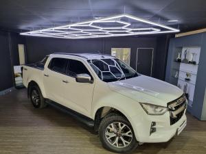 Isuzu D-Max 3.0TD double cab LSE 4x4 - Image 1