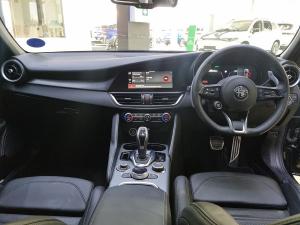 Alfa Romeo Giulia 2.0T Veloce - Image 19