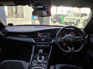 Alfa Romeo Giulia Quadrifoglio - Image 9