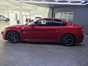 Alfa Romeo Giulia Quadrifoglio - Image 3