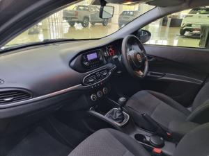 Fiat Tipo sedan 1.4 City Life - Image 11