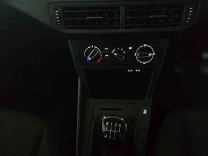 Volkswagen Polo hatch 1.0TSI - Image 12