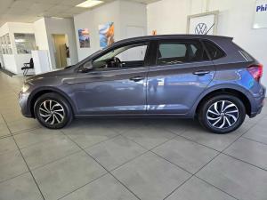 Volkswagen Polo hatch 1.0TSI Life manual - Image 2