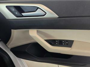 Volkswagen Polo sedan 1.6 Life auto - Image 6