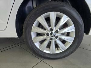 Volkswagen Polo sedan 1.6 Life auto - Image 11