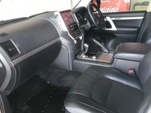 Toyota Land Cruiser 200 4.5D-4D V8 VX-R - Image 9