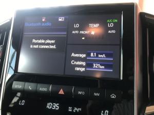 Toyota Land Cruiser 200 4.5D-4D V8 VX-R - Image 17