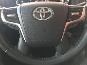 Toyota Land Cruiser 200 4.5D-4D V8 VX-R - Image 19