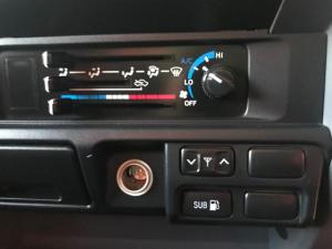Toyota Land Cruiser 79 4.5D-4D LX V8 single cab - Image 16