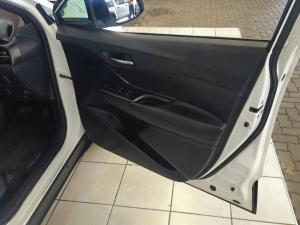 Toyota C-HR 1.2T Plus auto - Image 9