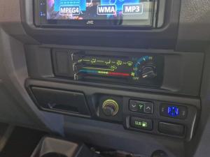 Toyota Land Cruiser 79 4.5D-4D LX V8 single cab - Image 19