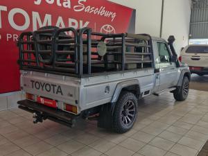 Toyota Land Cruiser 79 4.5D-4D LX V8 single cab - Image 8