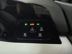 Volkswagen Golf 1.4TSI Life Plus - Image 13