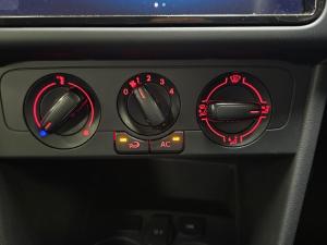 Volkswagen Polo Vivo hatch 1.4 Life - Image 9