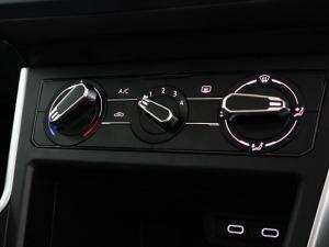 Volkswagen Polo hatch 1.0TSI Life auto - Image 22