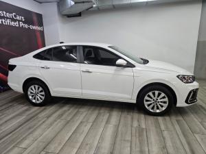 Volkswagen Polo sedan 1.6 Life - Image 11