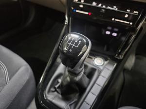 Volkswagen Polo sedan 1.6 Life - Image 9