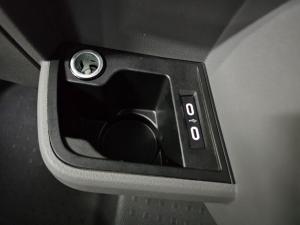 Volkswagen Transporter 2.0TDI Kombi SWB Trendline auto - Image 9