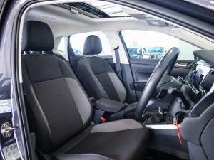 Volkswagen Polo hatch 1.0TSI Life auto - Image 14