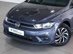 Volkswagen Polo hatch 1.0TSI Life auto - Image 4