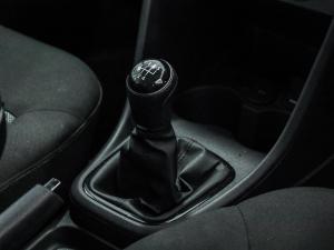 Volkswagen Polo Vivo hatch 1.4 Life - Image 19