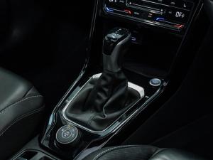 Volkswagen T-Roc 2.0TSI 4Motion R-Line - Image 23