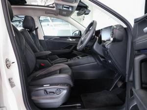 Volkswagen T-Roc 2.0TSI 4Motion R-Line - Image 10