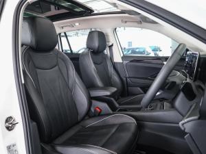 Volkswagen T-Roc 2.0TSI 4Motion R-Line - Image 7