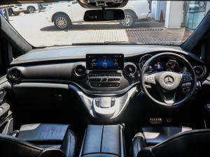 Mercedes-Benz V300d Executive - Image 17