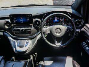 Mercedes-Benz V300d Executive - Image 18