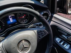 Mercedes-Benz V300d Executive - Image 20