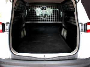 Renault Triber 1.0 Expression - Image 15