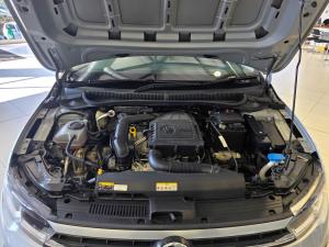 Volkswagen Polo hatch 1.0TSI Life manual - Image 13