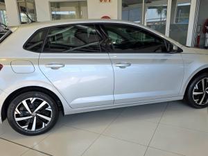 Volkswagen Polo hatch 1.0TSI Life manual - Image 8