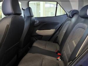 Hyundai Venue 1.0T Fluid auto - Image 12