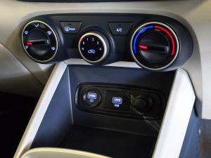 Hyundai Venue 1.0T Fluid auto - Image 16