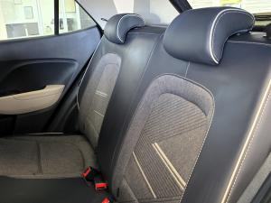 Hyundai Venue 1.0T Fluid auto - Image 18