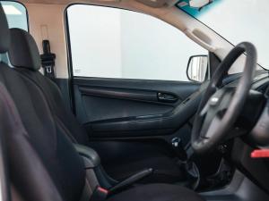 Isuzu D-Max 250 double cab Hi-Ride auto - Image 11
