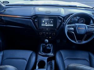 Isuzu D-Max 1.9TD double cab LS X-Rider manual - Image 11