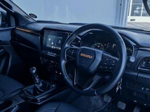 Isuzu D-Max 1.9TD double cab LS X-Rider manual - Image 5