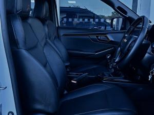 Isuzu D-Max 1.9TD double cab LS X-Rider manual - Image 8