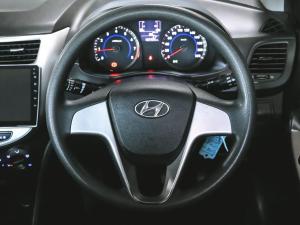 Hyundai Accent sedan 1.6 Motion - Image 15