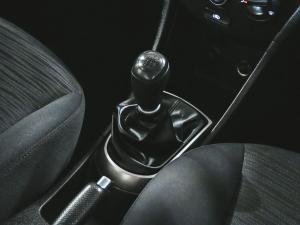 Hyundai Accent sedan 1.6 Motion - Image 20