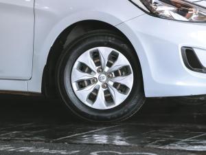 Hyundai Accent sedan 1.6 Motion - Image 5
