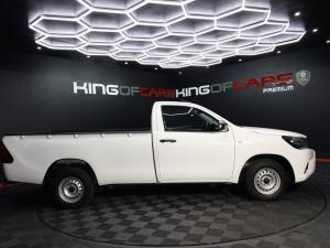 Toyota Hilux 2.0 chassis cab - Image 3
