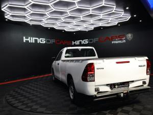 Toyota Hilux 2.0 chassis cab - Image 4