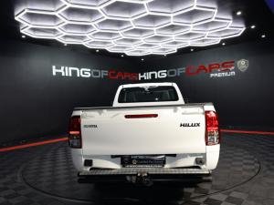 Toyota Hilux 2.0 chassis cab - Image 5