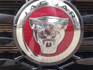 Jaguar E-Pace D200 AWD R-Dynamic Black - Image 11